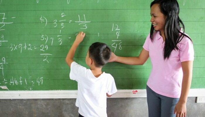 How to become a good mathematics teacher?