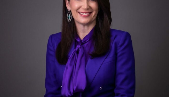 Clinton Taps Energy Secretary: Will Physics Power Policy?