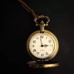 How often does the atomic clock send a signal?