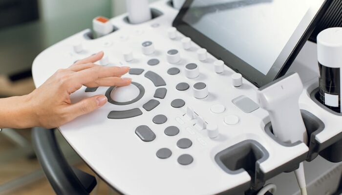 How to become a diagnostic medical sonographer?