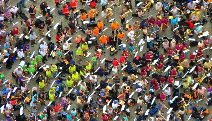 How many atoms are present in a 0.2 mol H2 molecule?