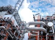 What is the industrial application of computational physics?