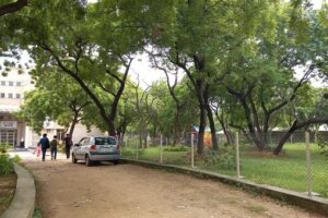 Which is better: Deshbandhu College or Ramjas College?