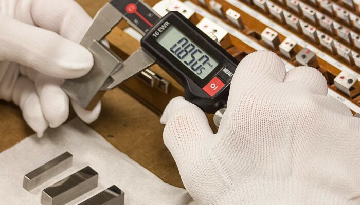 How to calibrate a HART pressure transmitter?